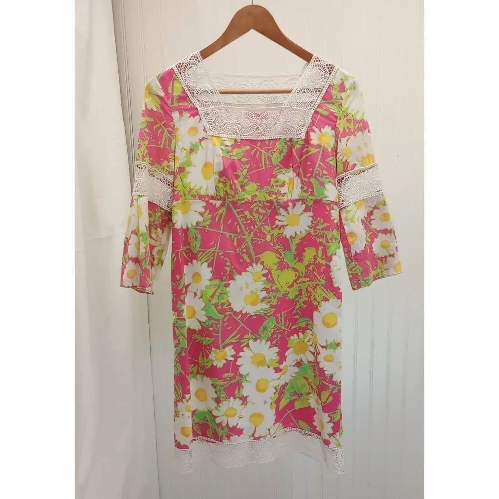 Lilly Pulitzer lightweight cotton floral dress
